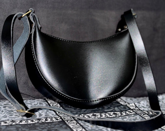 Women’s Crescent Shoulder Bag – Luxury Leather Crossbody & Handbag (Multiple Colors)