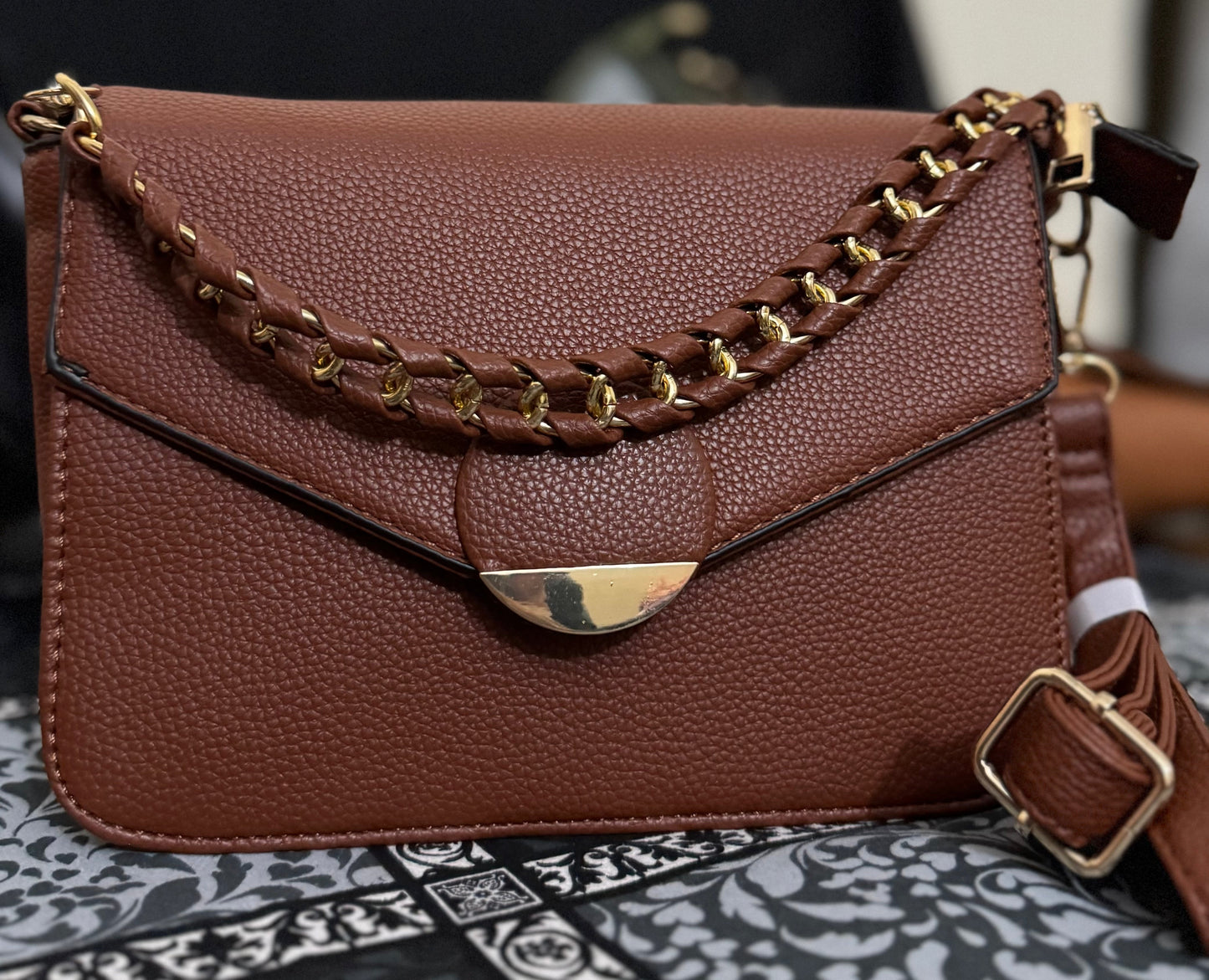 Elegant Chain Crossbody Shoulder Bag – Luxury Everyday Handbag for Women