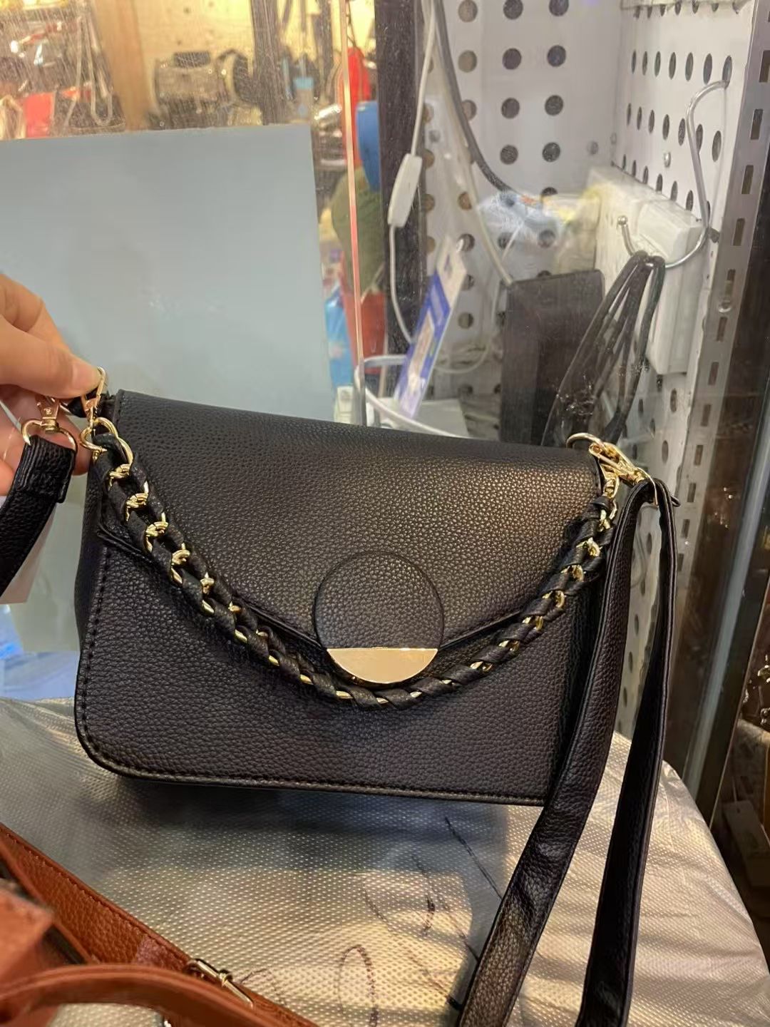 Elegant Chain Crossbody Shoulder Bag – Luxury Everyday Handbag for Women